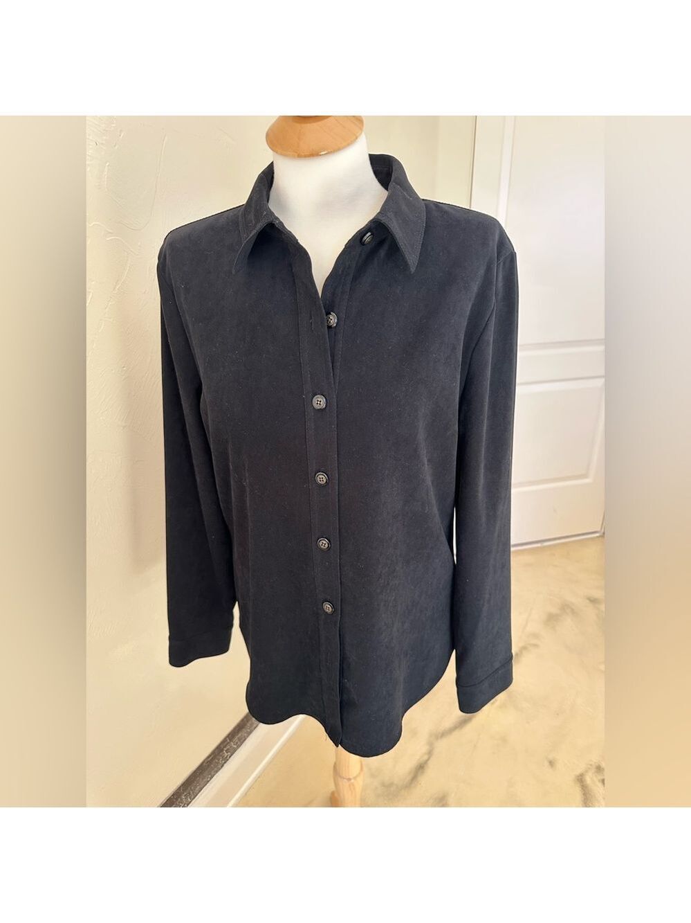 Talbots Black Stretch Button Down Shirt | Classic Minimalist Workwear Blouse M